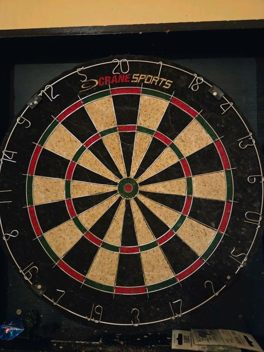 Dart board and cabinet - Image 2