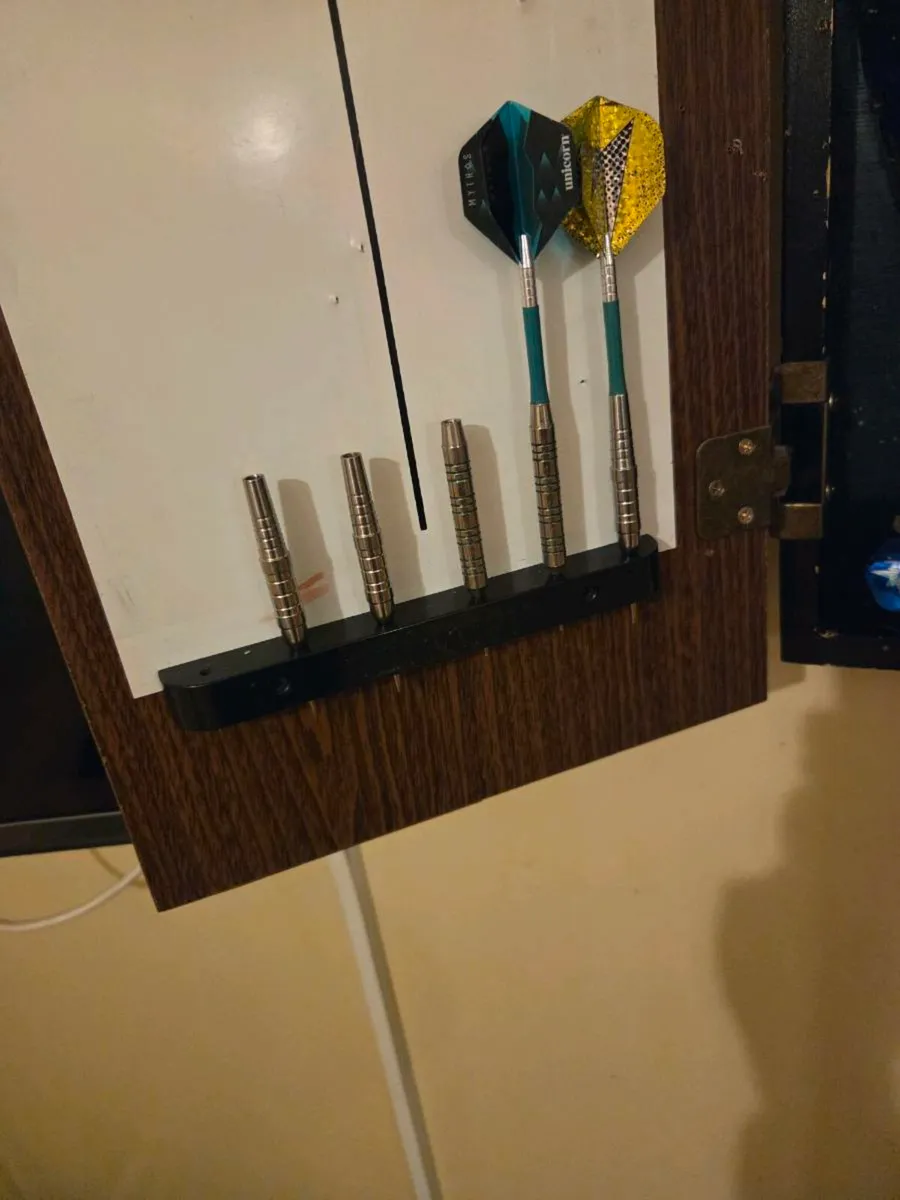 Dart board and cabinet - Image 3
