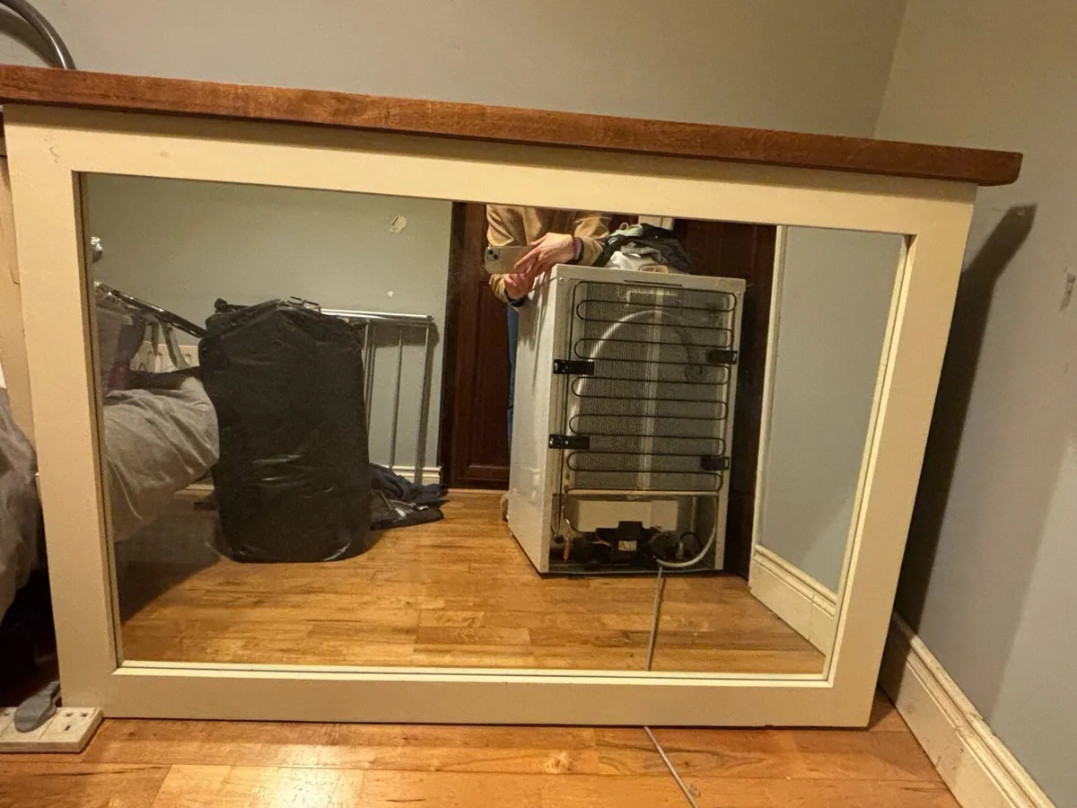 Drawers and mirror - Image 1