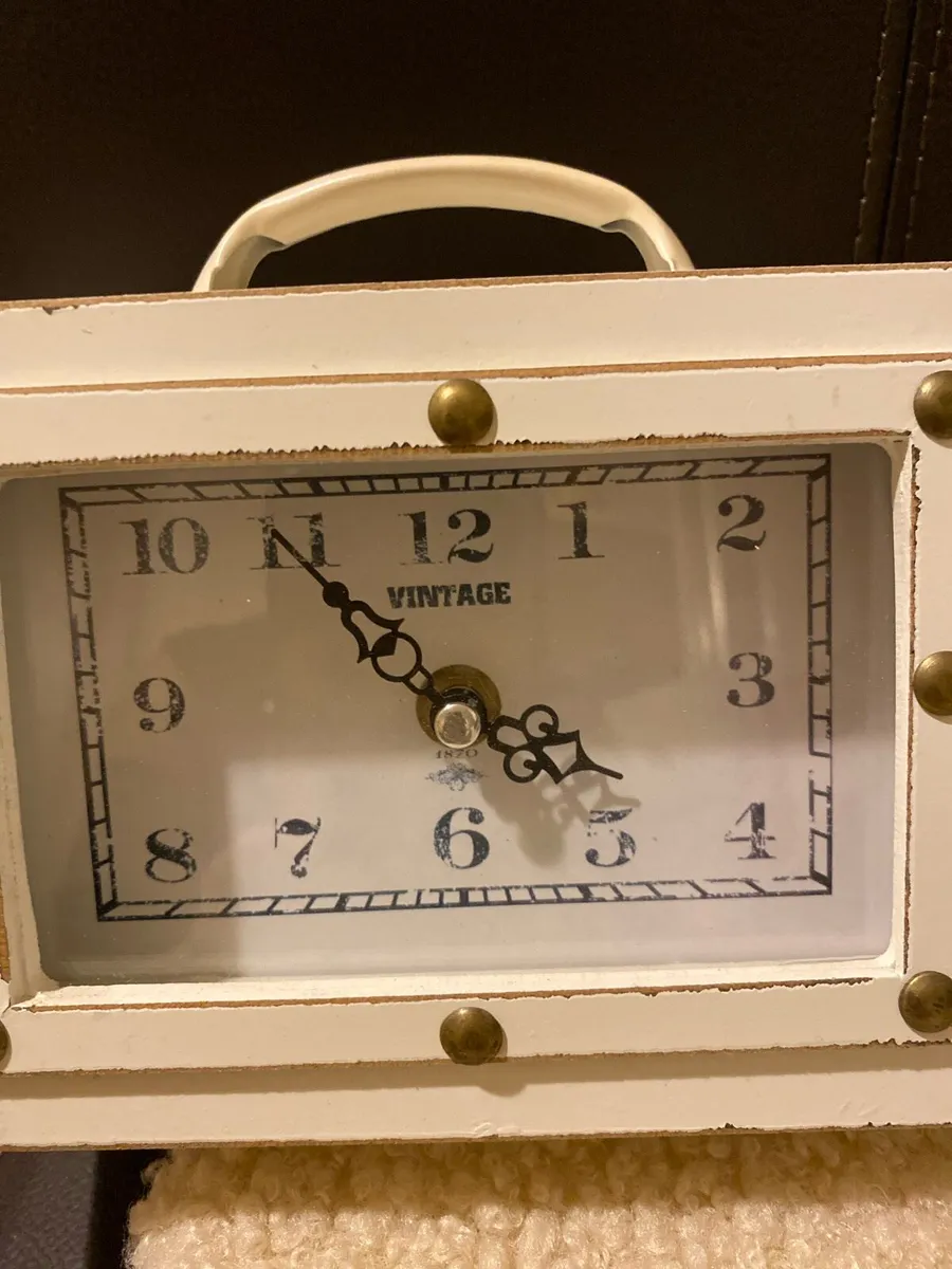 Vintage style clock - Image 1