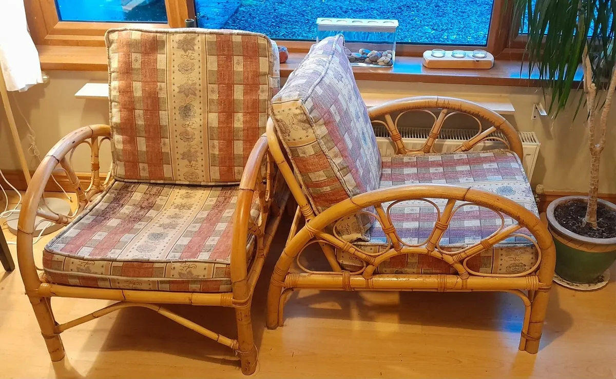 3-piece suite + coffee table in natural cane - Image 3