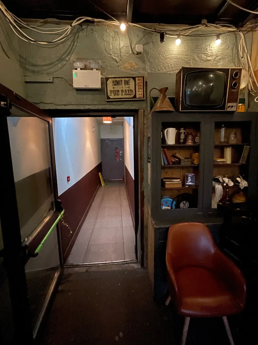 Old Pub bar Guinness antiques - Image 3