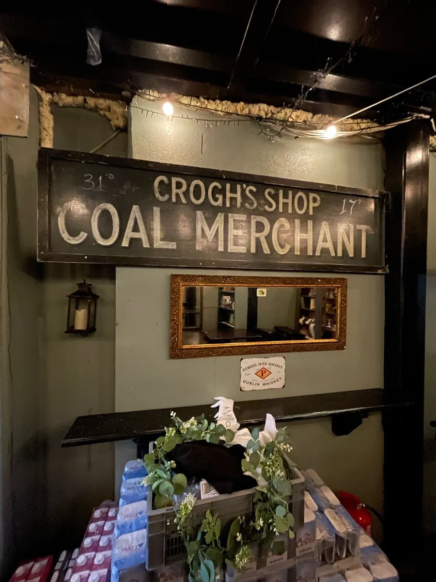 Old Pub bar Guinness antiques - Image 1