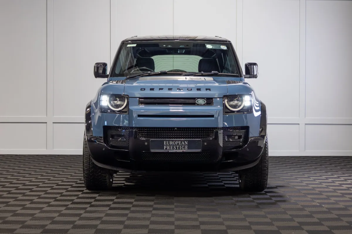222 Land Rover Defender 110 D300 2 Seat Commercial - Image 2