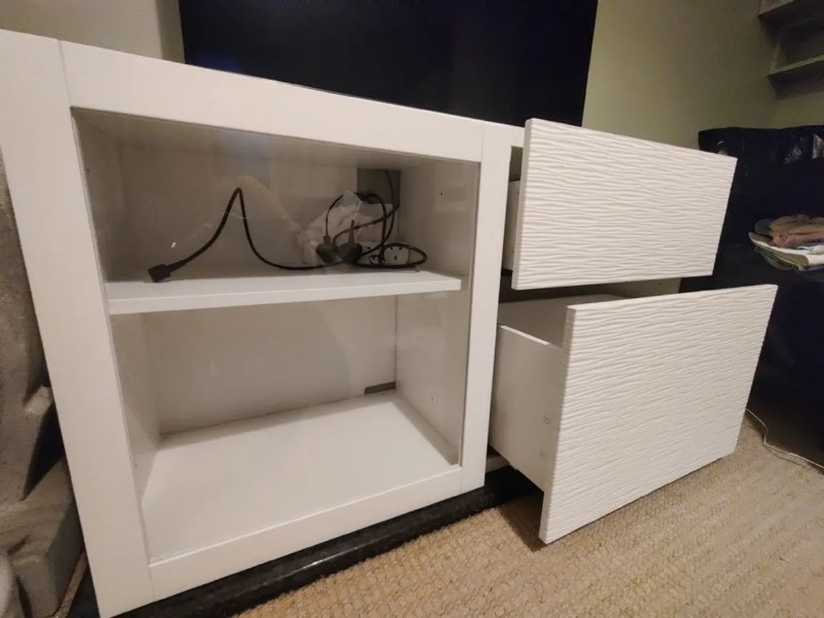 Tv bench and cupboard - Image 2