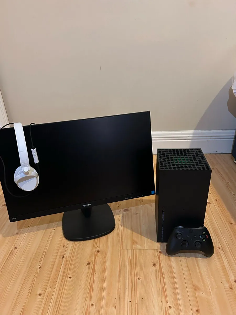 Xbox Series X - Image 1