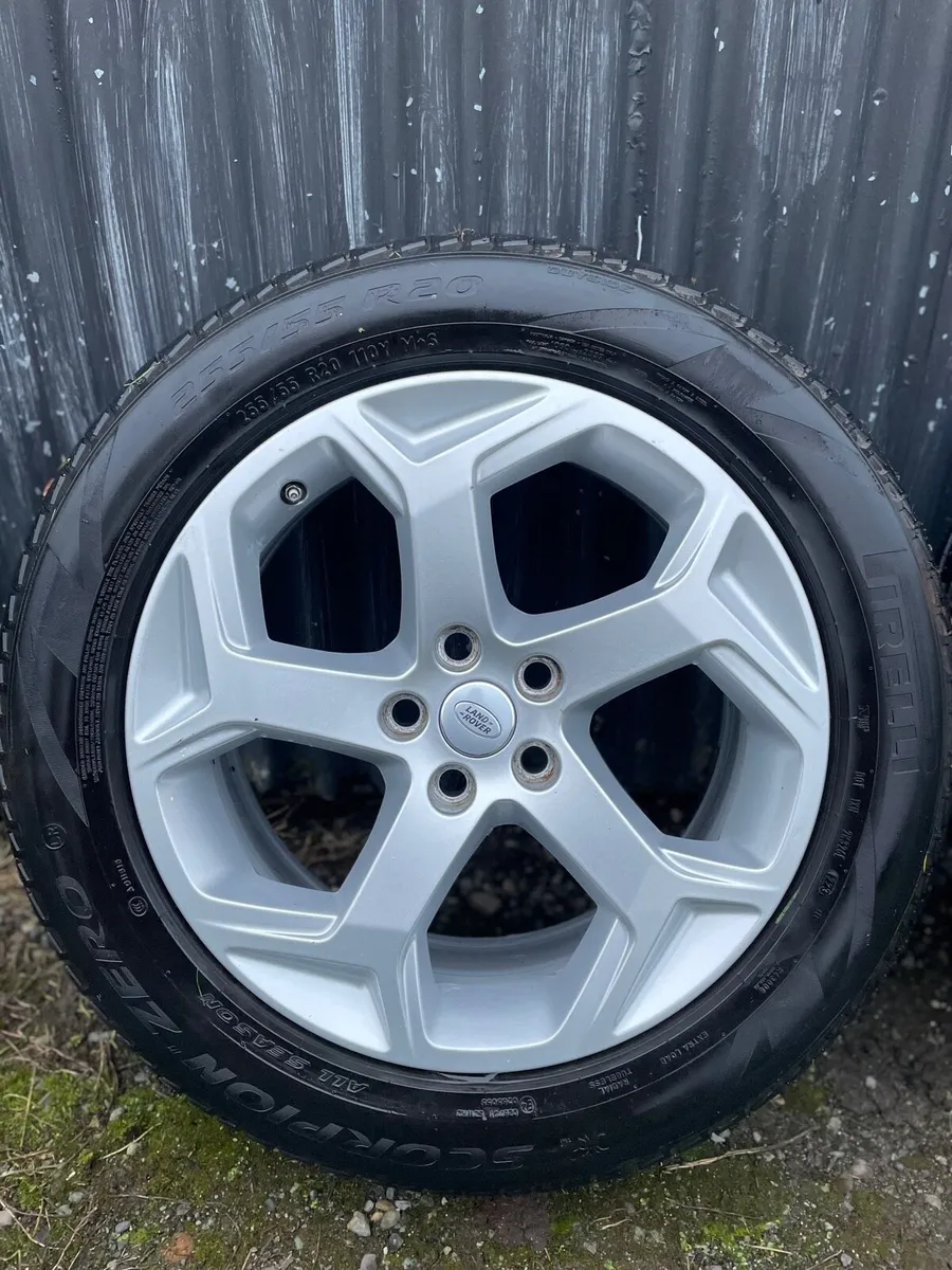 Range Rover/Discovery 5 Alloys on 4 Pirelli tyres - Image 1