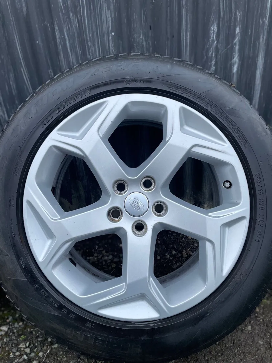 Range Rover/Discovery 5 Alloys on 4 Pirelli tyres - Image 4