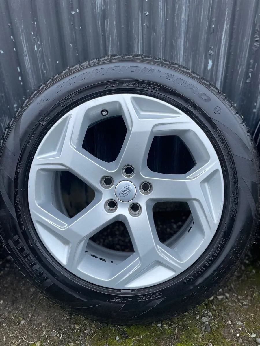 Range Rover/Discovery 5 Alloys on 4 Pirelli tyres - Image 2