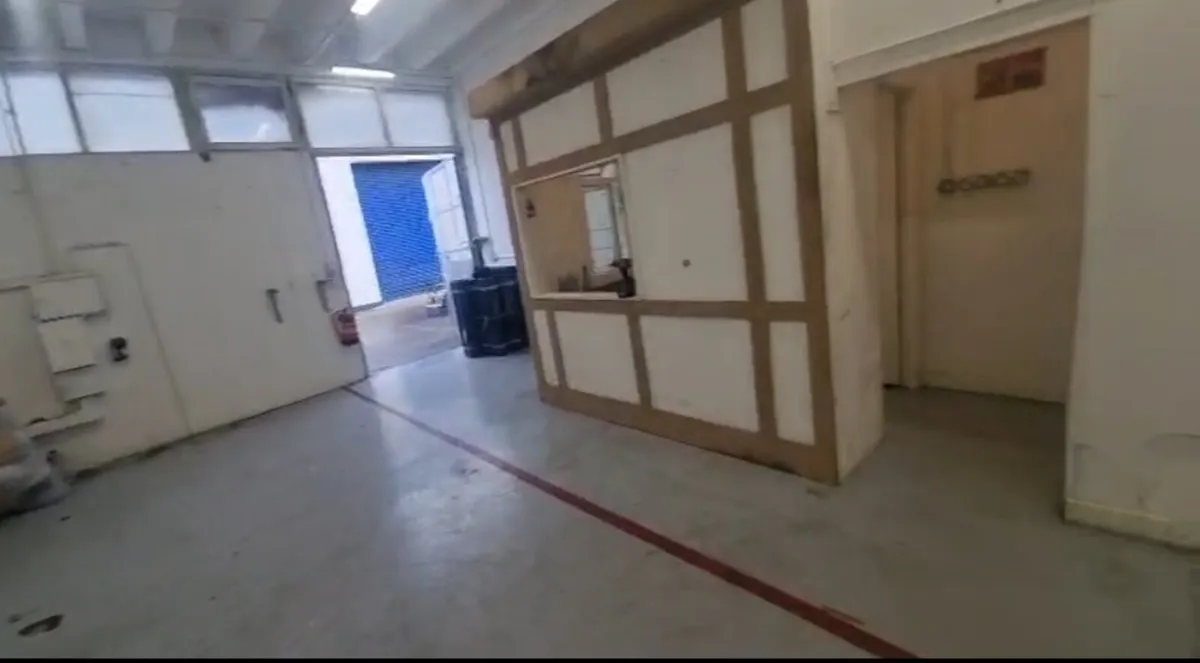 Commercial Unit for Rent - Image 4