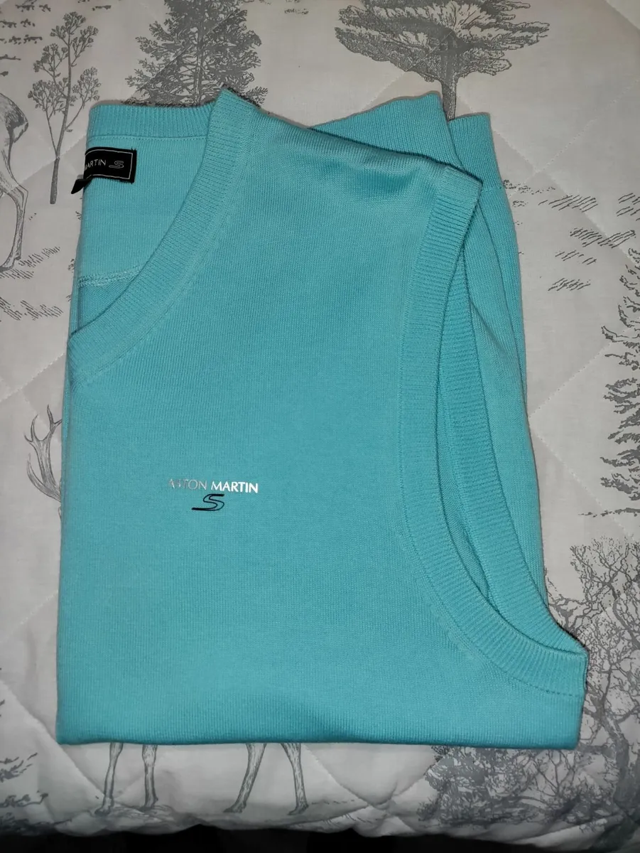 Aston Martin vest sweater L - Image 1