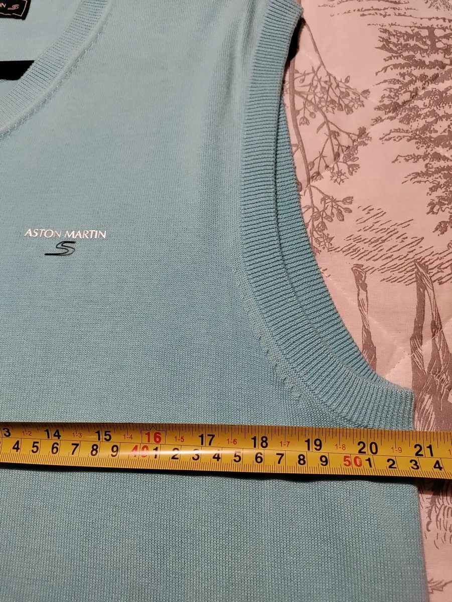 Aston Martin vest sweater L - Image 3