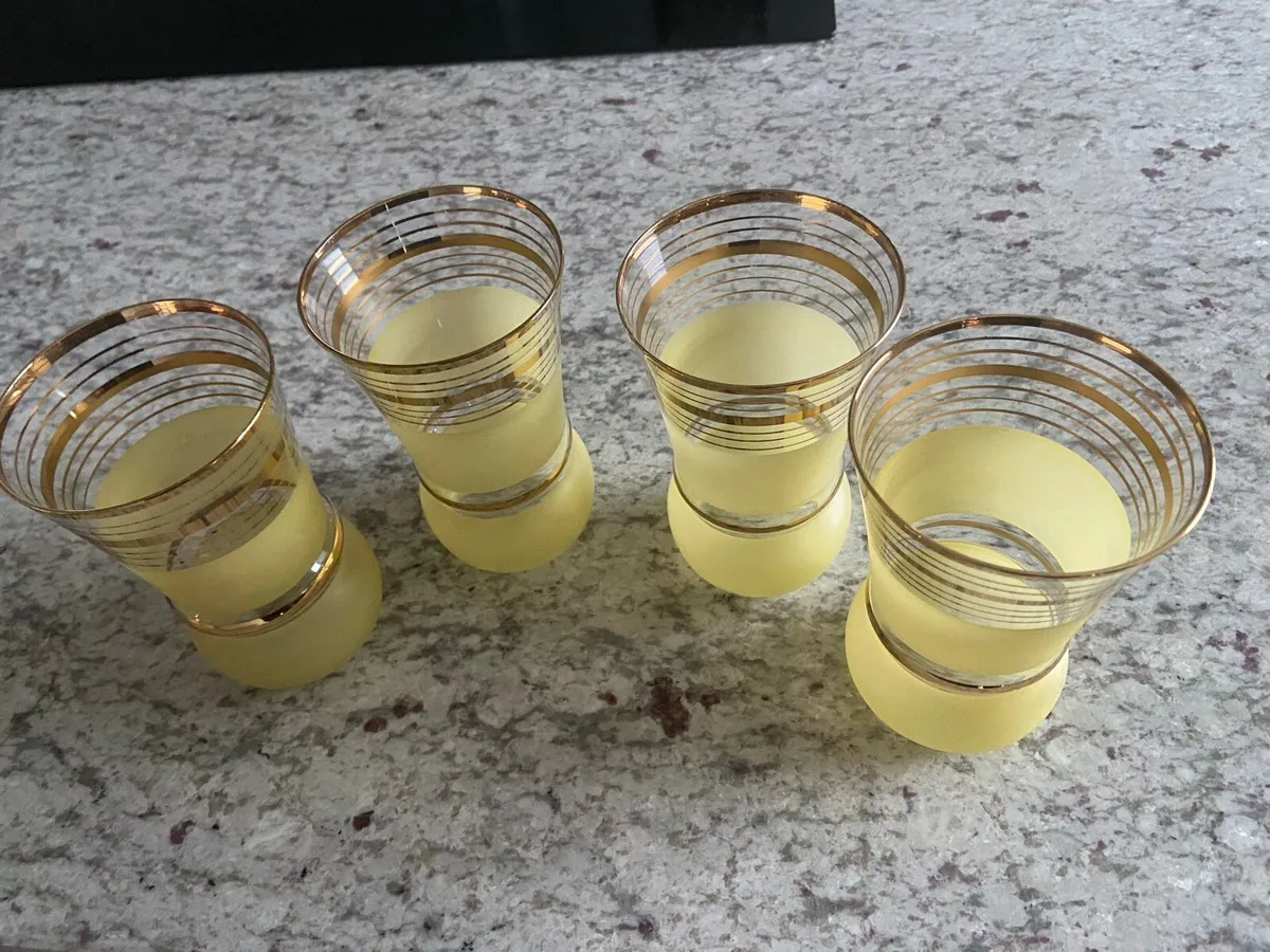 Vintage glasses and Beleek china - Image 2