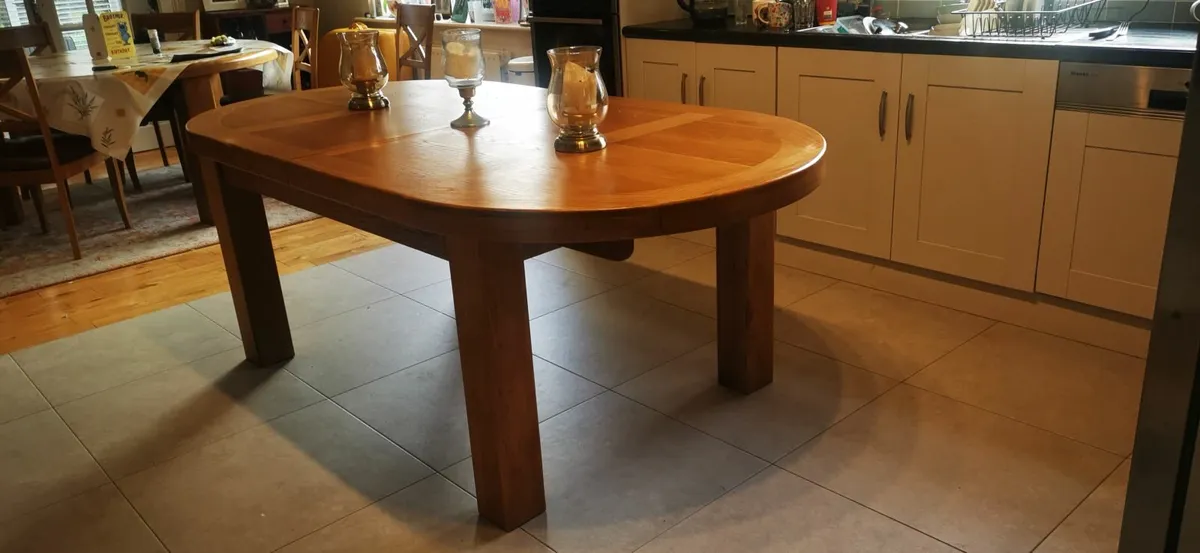 Dining room table - Image 2