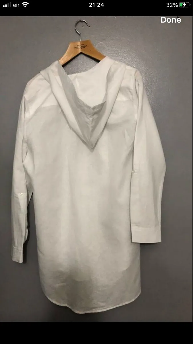 Ladies beach hoodie size L €10 - Image 2