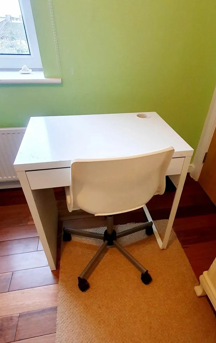 White Desk & Chair Set – €30 - Image 1