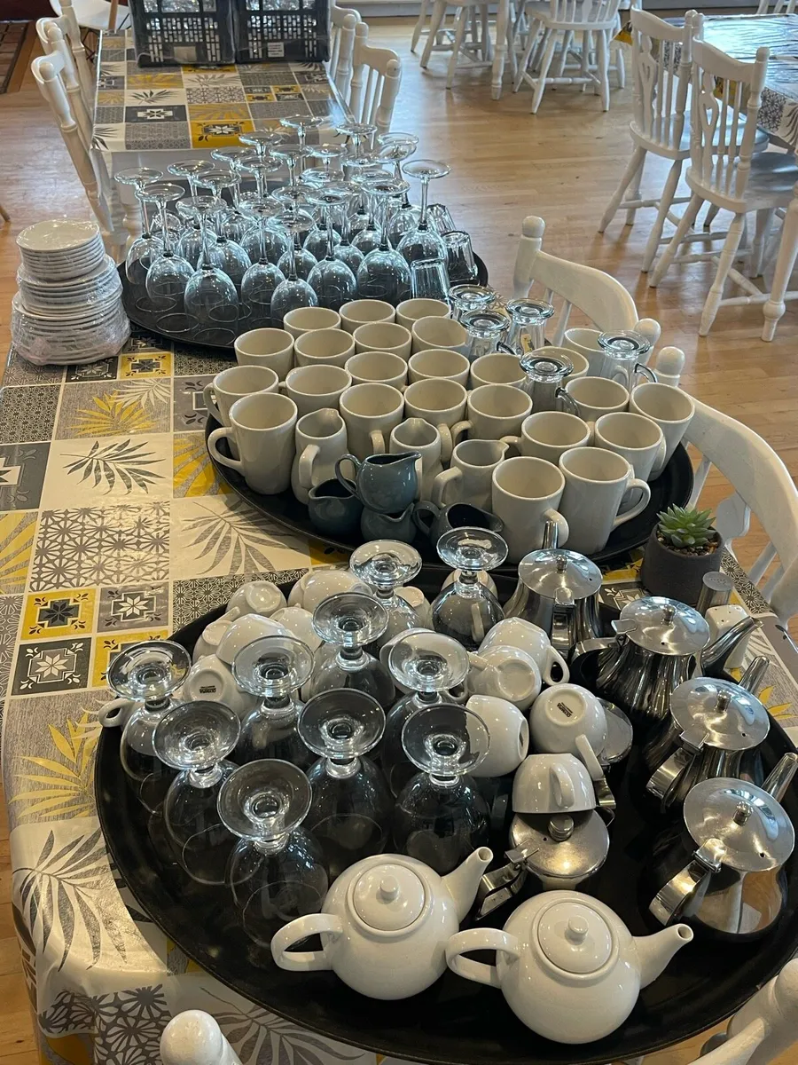 Cafe clear out - Image 1