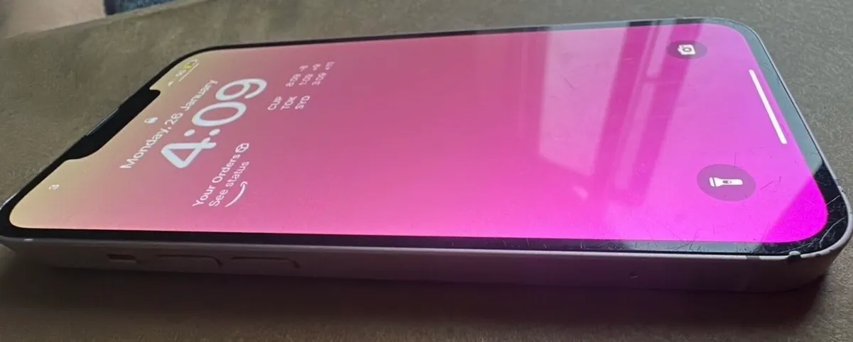 Pink IPhone 13 - Image 3