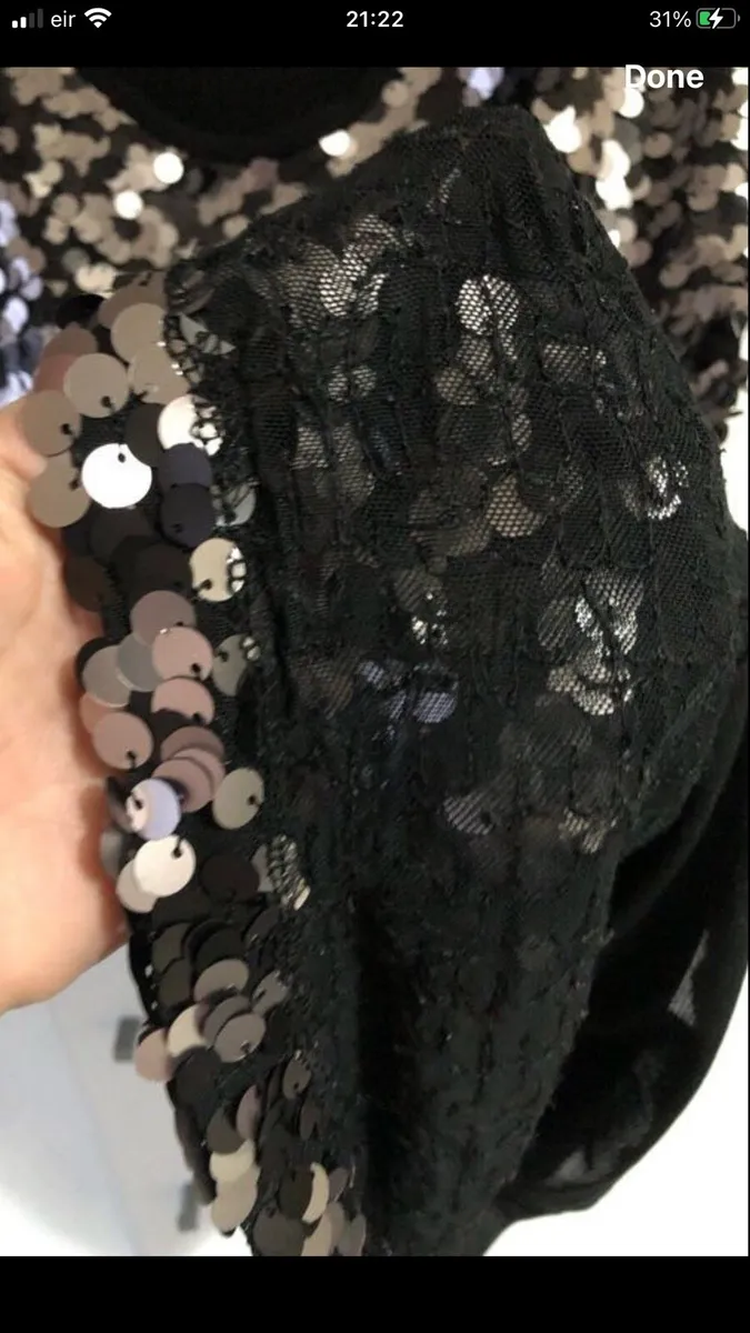 Ladies Calvin Klein top size M €15 - Image 3