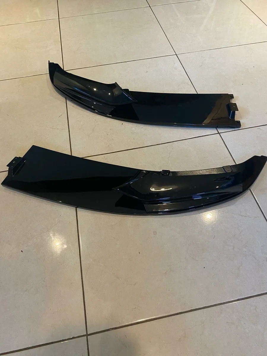 BMW 520 front spliter. - Image 1