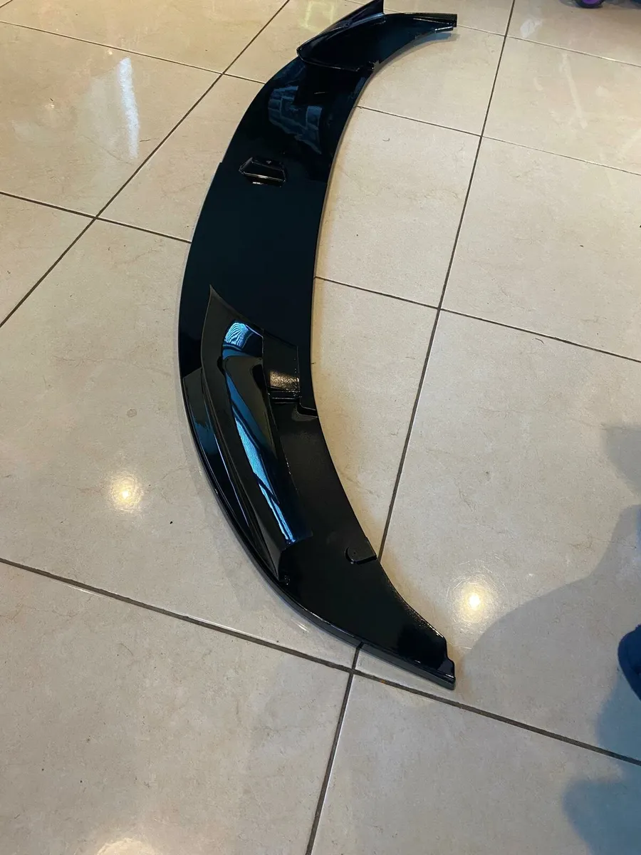 BMW 520 front spliter. - Image 2