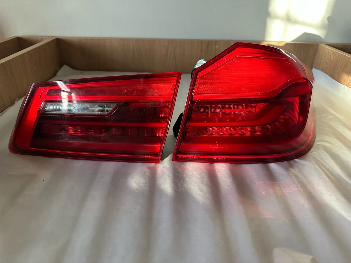 BMW 5 Series G30 Right Rear Tail Light Set - Image 1