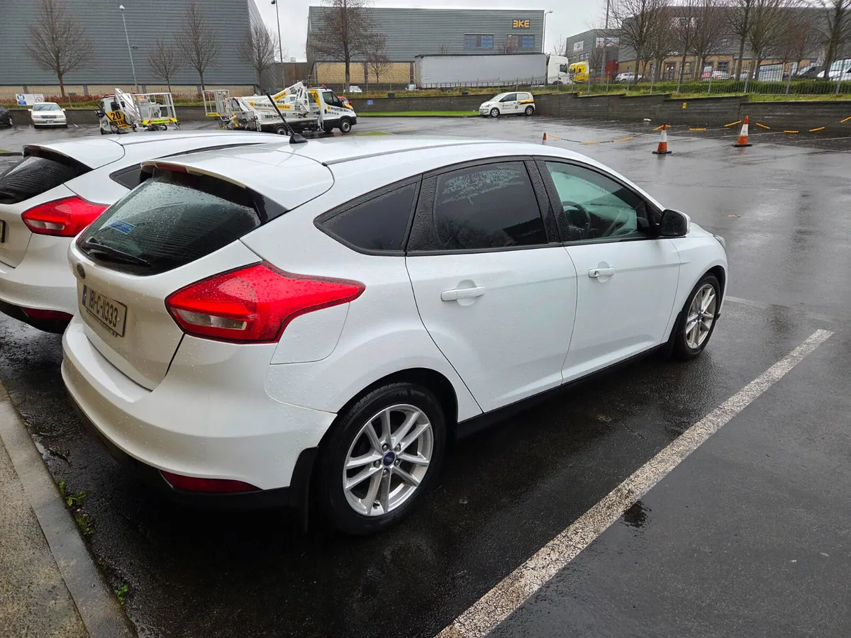 Ford Focus 2018 - Image 2