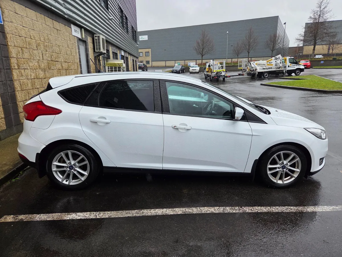 Ford Focus 2018 - Image 3
