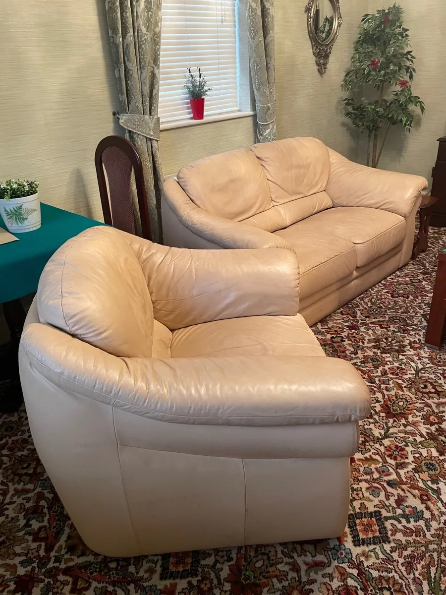 Cream leather sofa and chair - Image 1