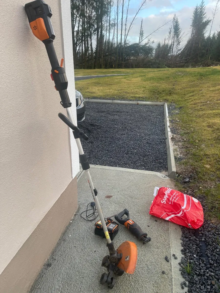 Strimmer and saw, batteries and charger - Image 3