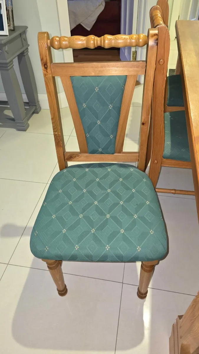 Kitchen Table - Image 2