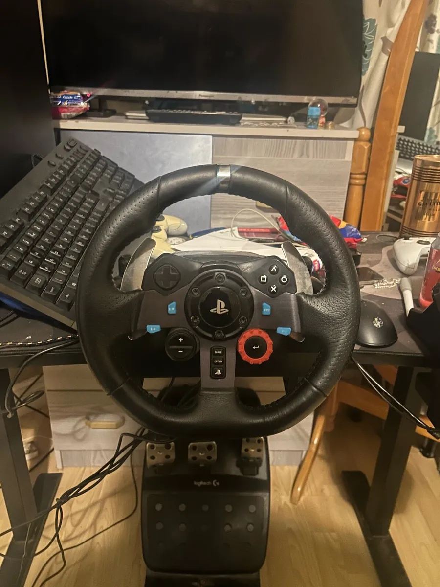 G29 Steering wheel with pedals and shifter - Image 3