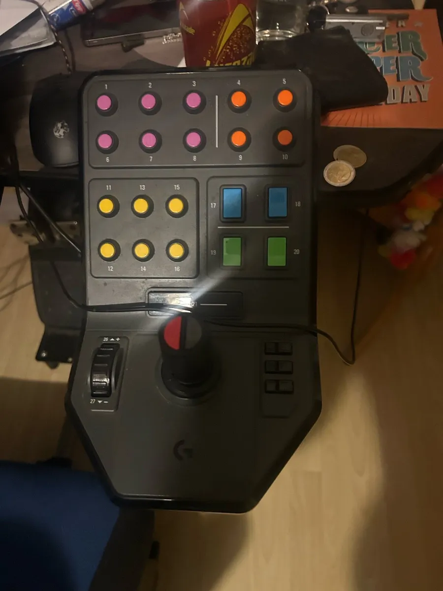 G29 Steering wheel with pedals and shifter - Image 2