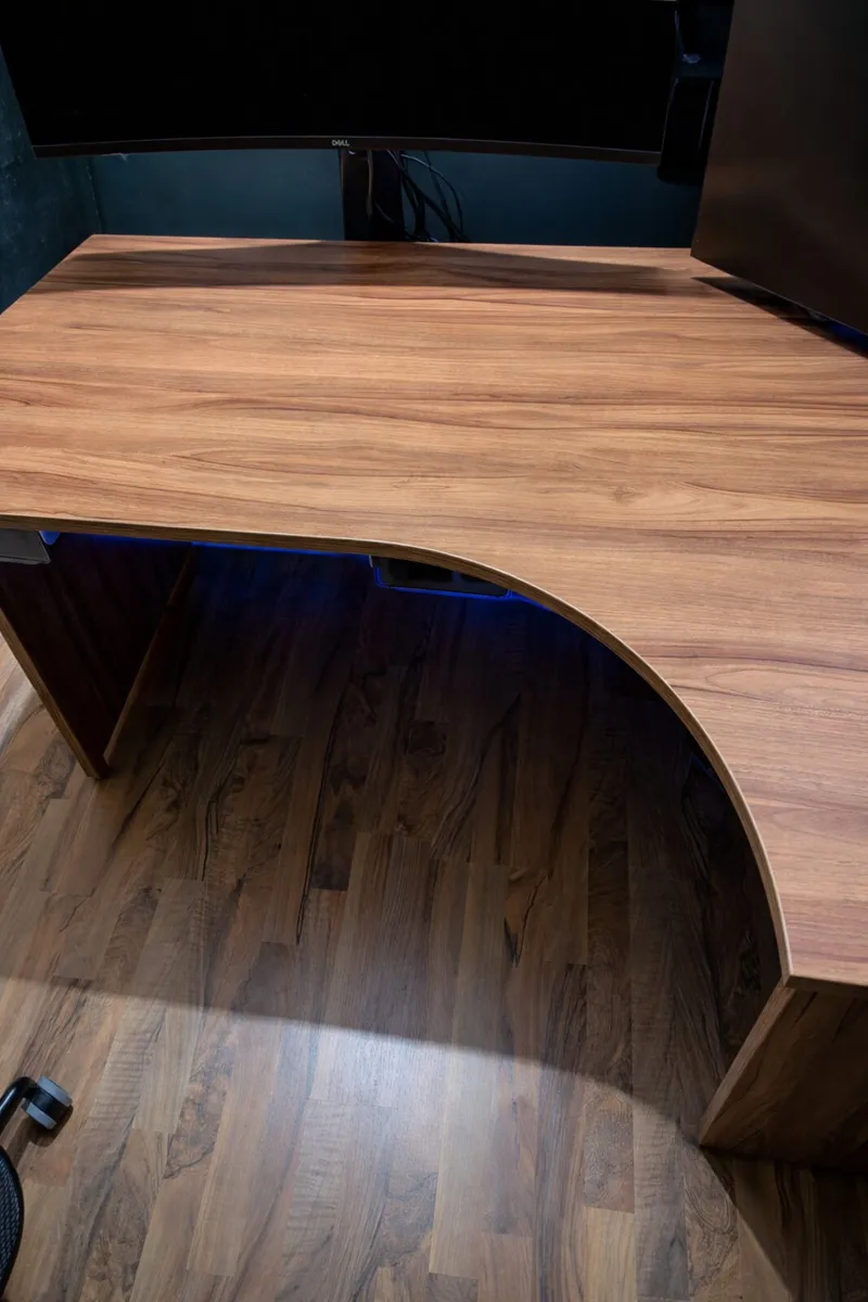 Right Hand Corner Office Desk - Image 1