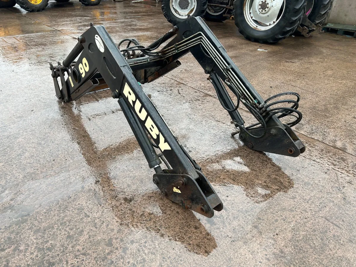 Ruby 90 Loader To Suit 4 Cylinder Fiat - Image 3