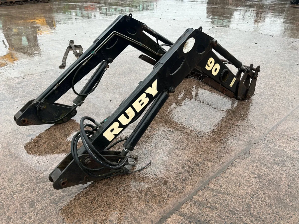 Ruby 90 Loader To Suit 4 Cylinder Fiat - Image 4