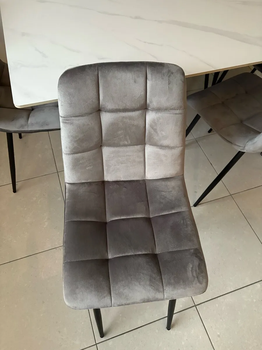 Dining table - Image 2