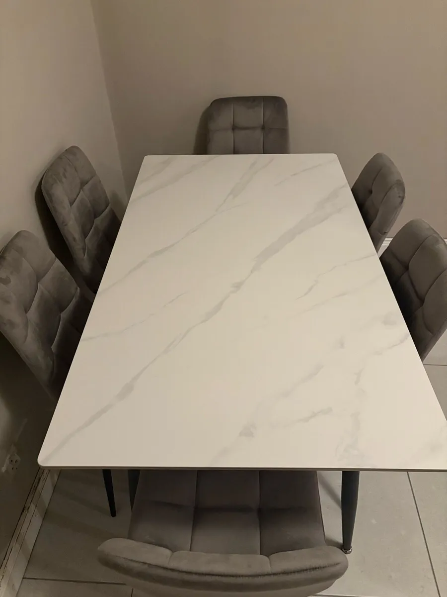 Dining table - Image 3