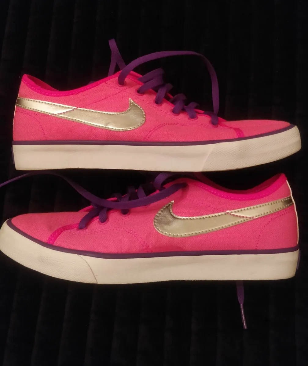 Nike Canvas trainers 5uk New - Image 2