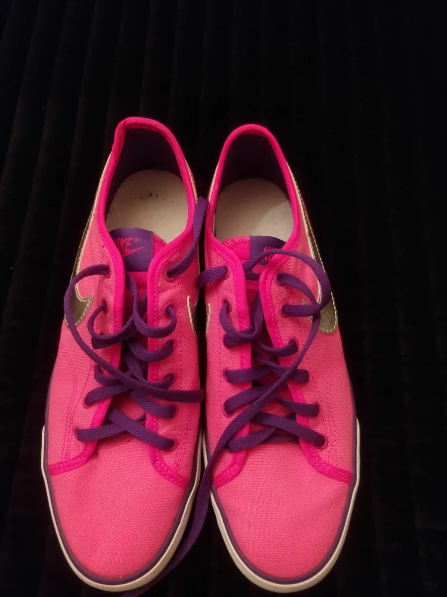 Nike Canvas trainers 5uk New - Image 4