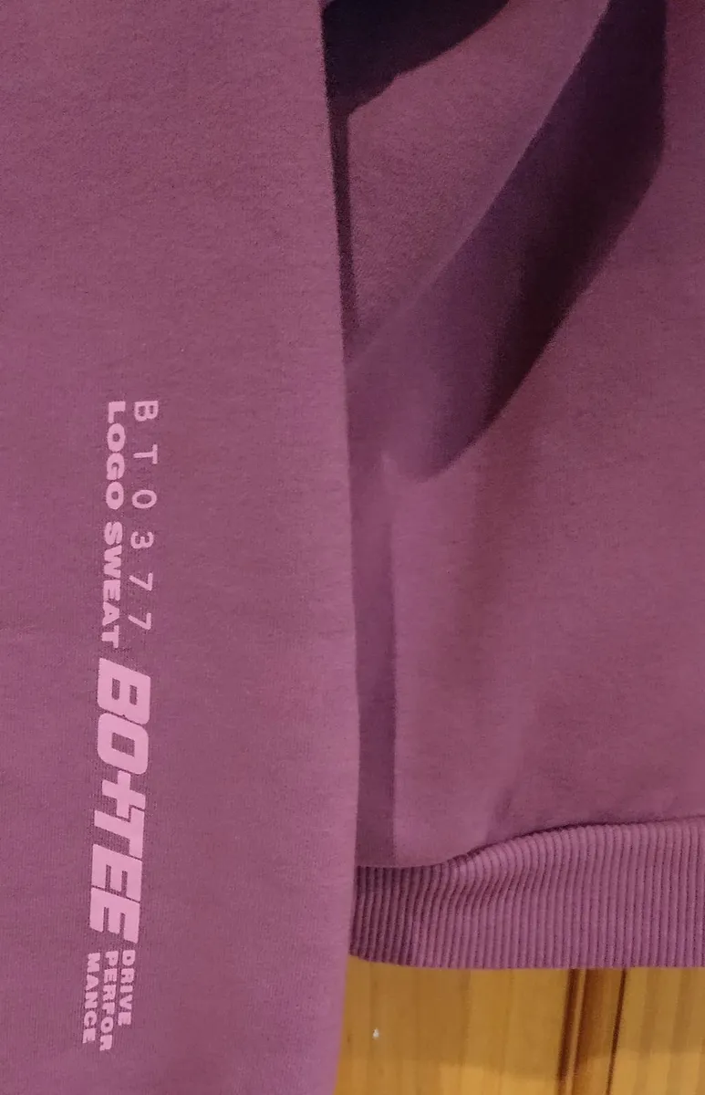 Bo+Tee sweatshirt Small - Image 3