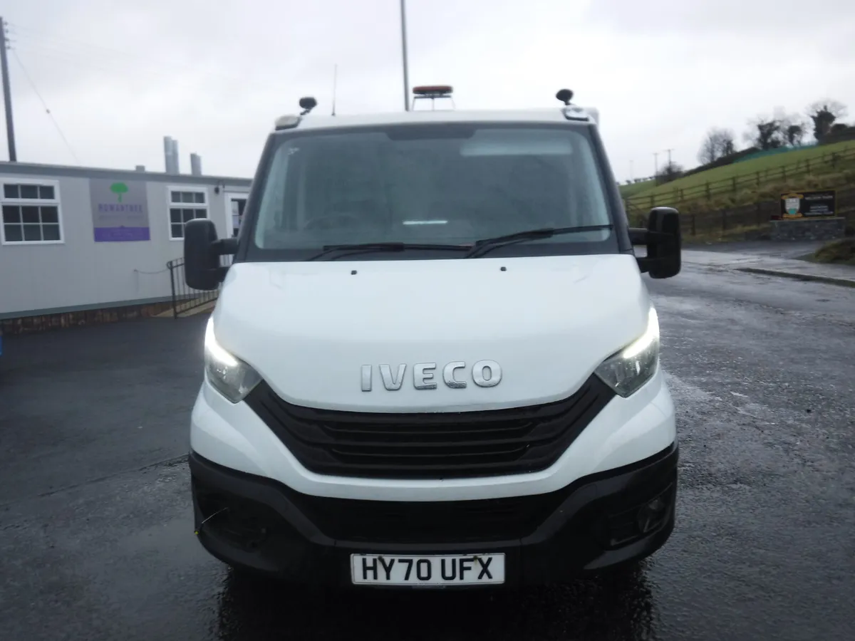 Iveco Daily 2021 35-160 twin wheel tipper. Air con - Image 3