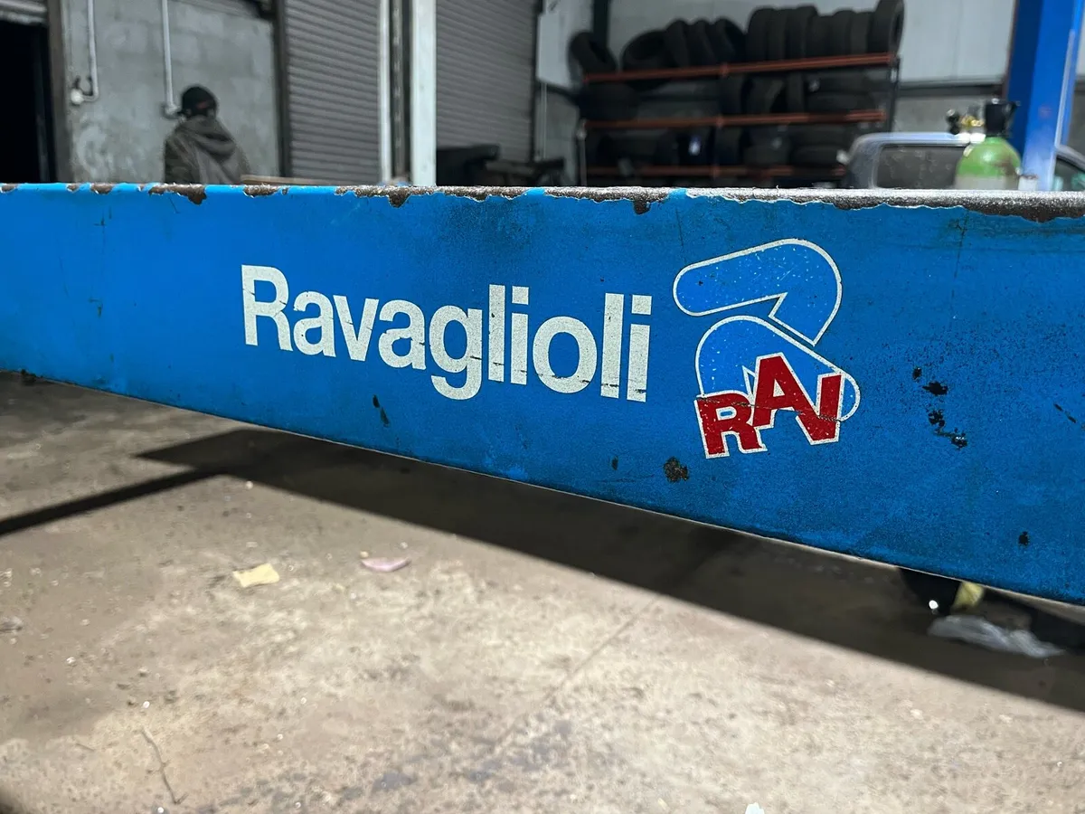 RAVAGLIOLI 4 POST 4 TONNE LIFT - Image 4