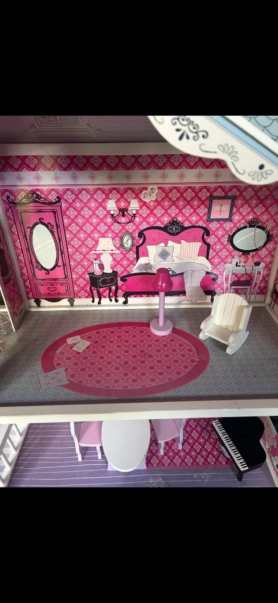 Doll house - Image 2