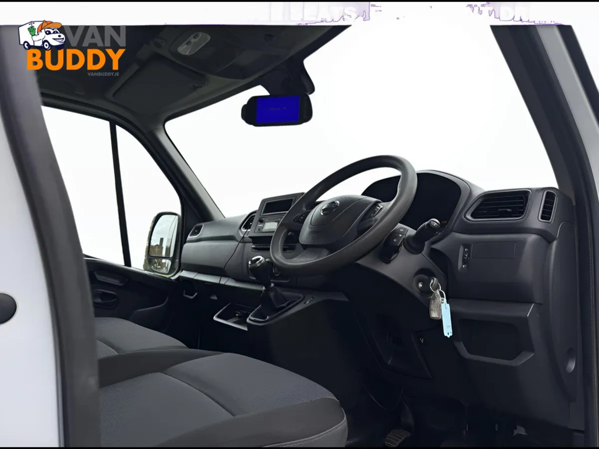 2021 Nissan NV400 CurtainSide Van - Image 4