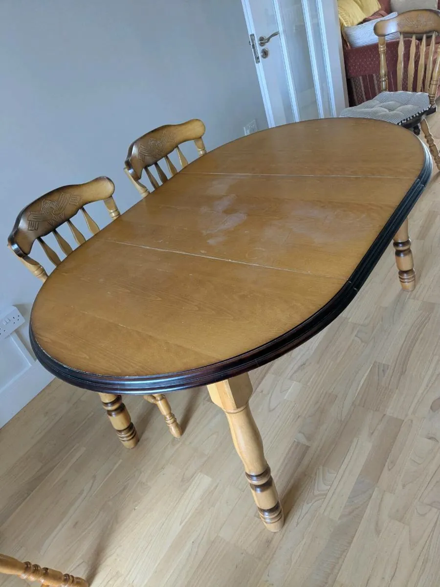 Kitchen table and chairs - Image 3
