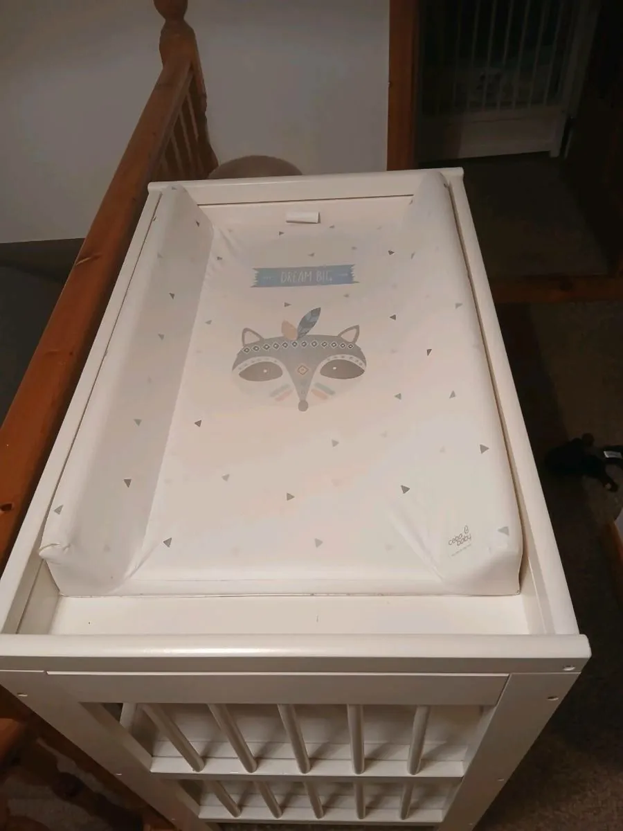 Baby changing table - Image 3