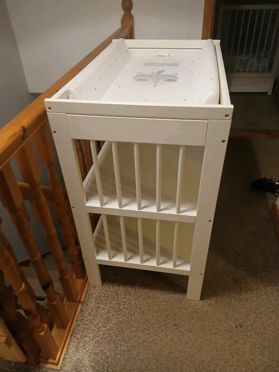 Baby changing table - Image 4
