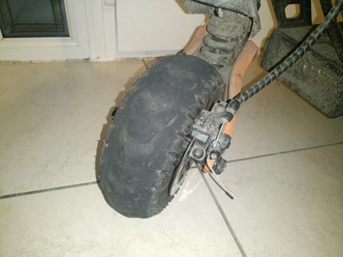 KuKirin G2 Pro Electric Scooter – Low Mileage - Image 4