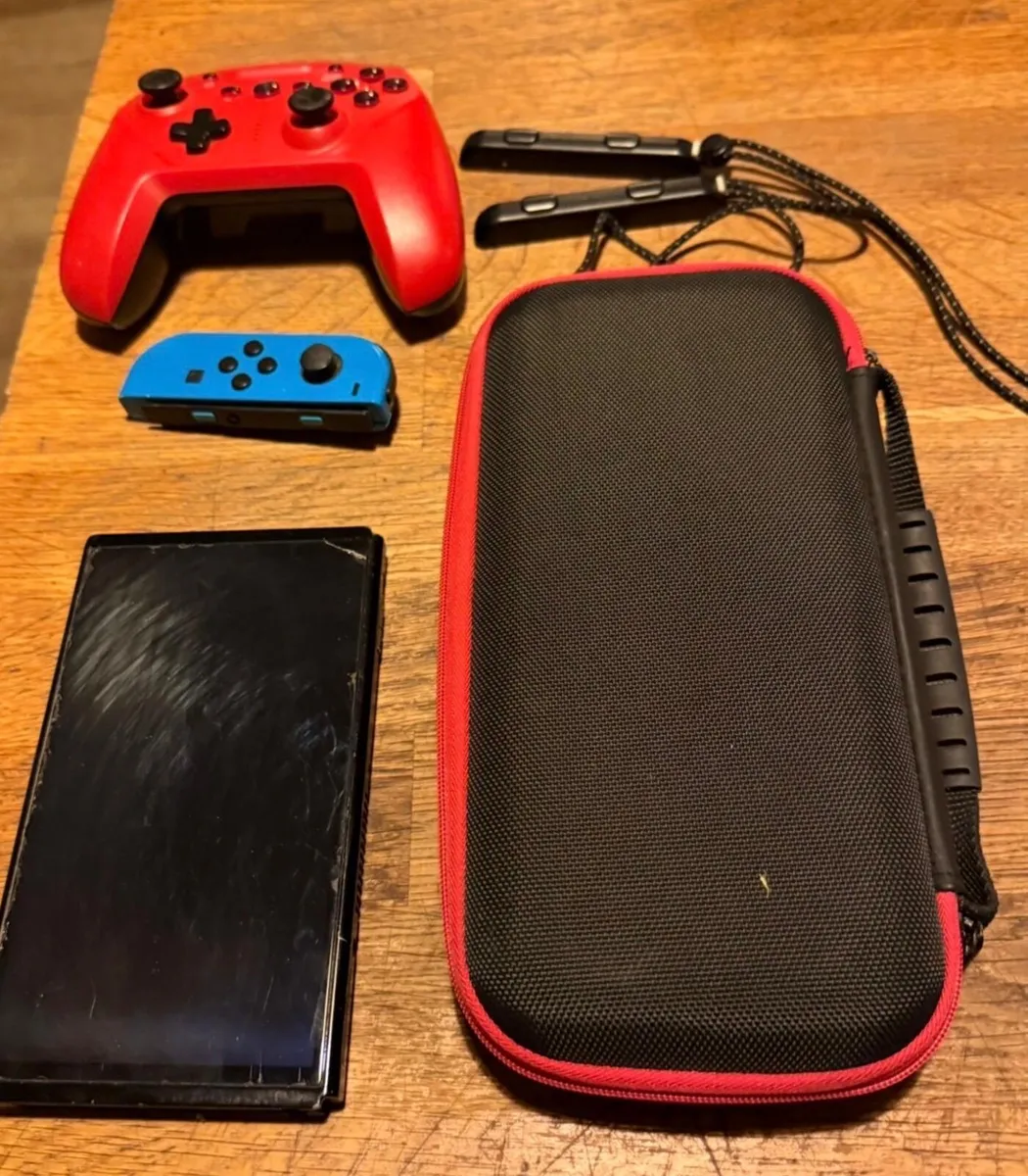 Nintendo switch oled bundle - Image 1